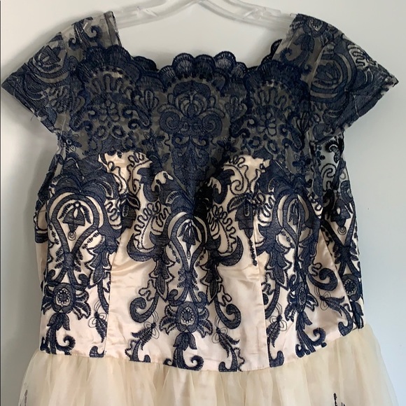 Navy embroidered tulle dress - Picture 2 of 4